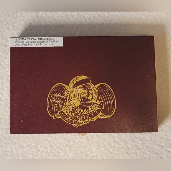 Empty Cigar Box - Picture 3 of 11